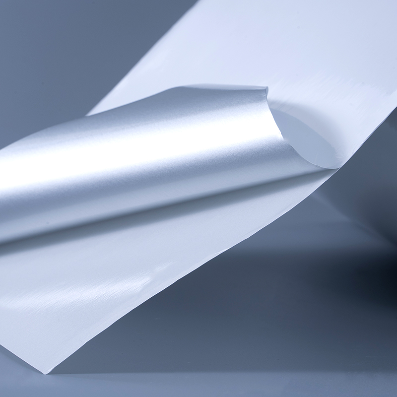 Nhãn tự dính màng polyester Aluminized trắng bóng 25mic với chất kết dính acrylic gốc nước để in phun